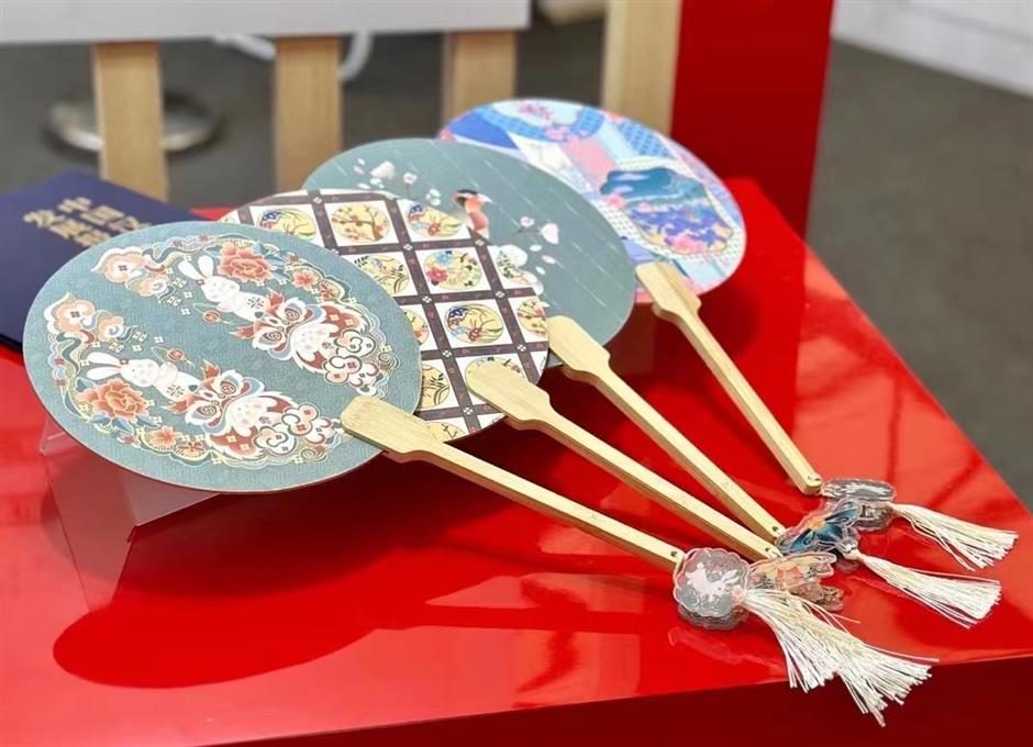 Traditional Chinese costumes are right fit at ChinaJoy